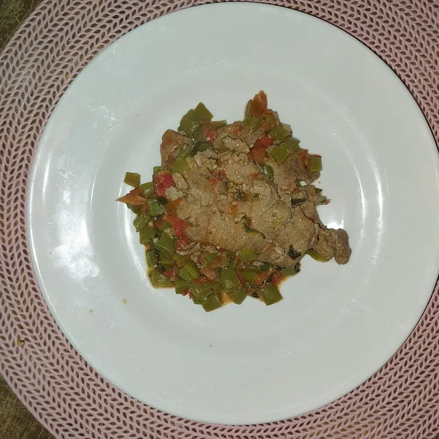 Bistec de Res con Nopales a la Mexicana